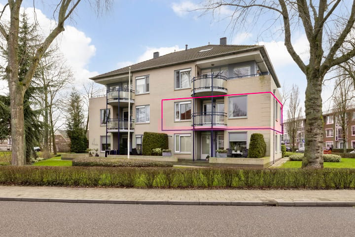 Photo 6 of Pieter Bieremastraat 1-A