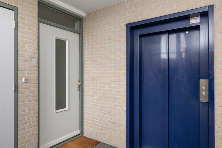 Photo 10 of Pieter Bieremastraat 1-A