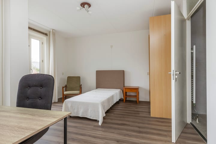 Photo 20 of Pieter Bieremastraat 1-A