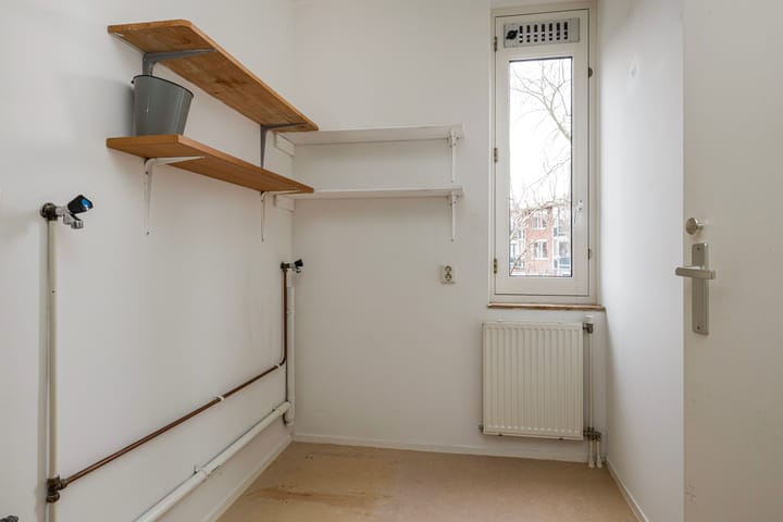 Photo 28 of Pieter Bieremastraat 1-A