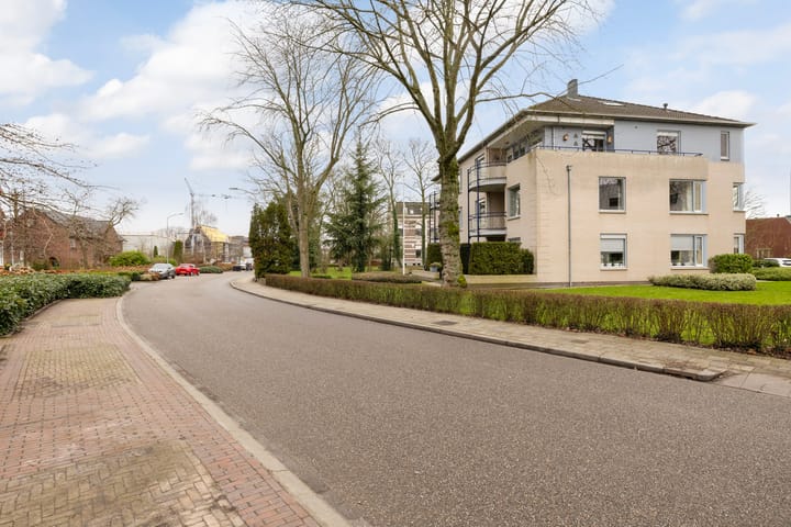 Photo 33 of Pieter Bieremastraat 1-A