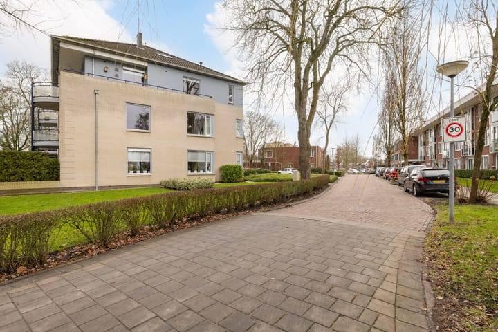 Photo 34 of Pieter Bieremastraat 1-A