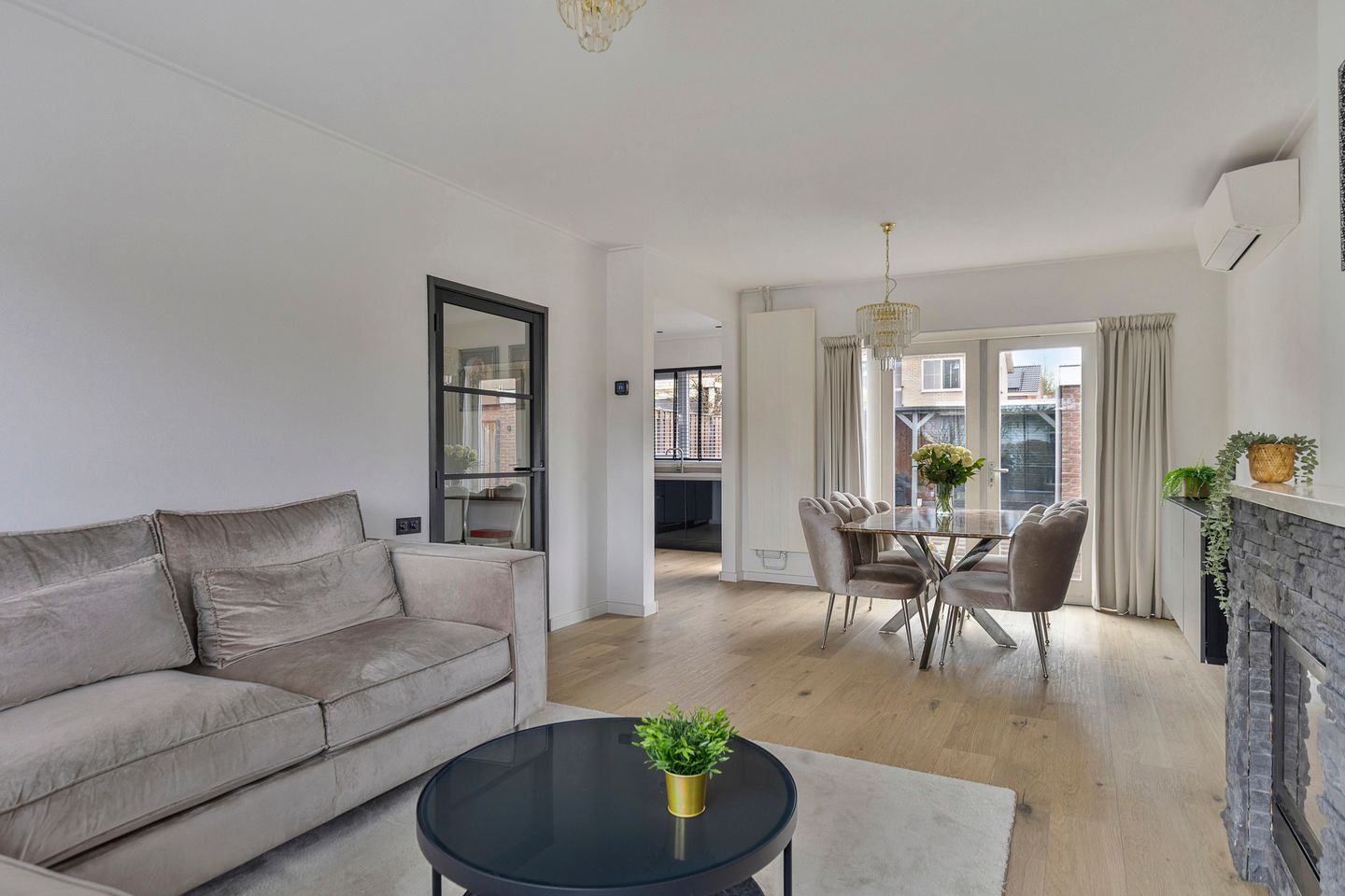 Photo 10 of Voltastraat 4