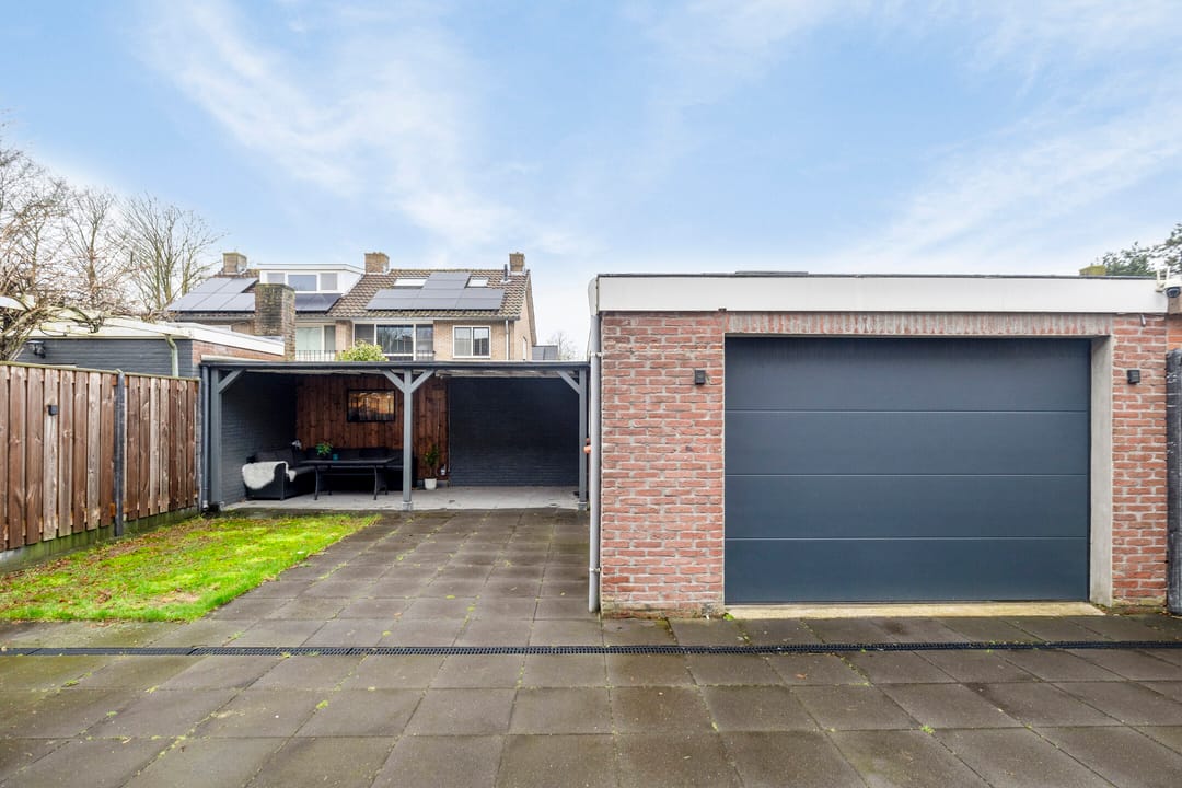 Photo 26 of Voltastraat 4