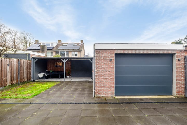 Photo 26 of Voltastraat 4