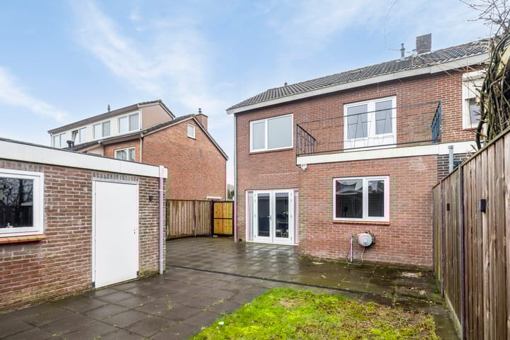 Photo 28 of Voltastraat 4