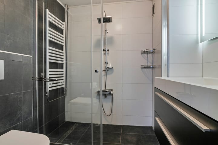 Photo 3 of Slagblok 4