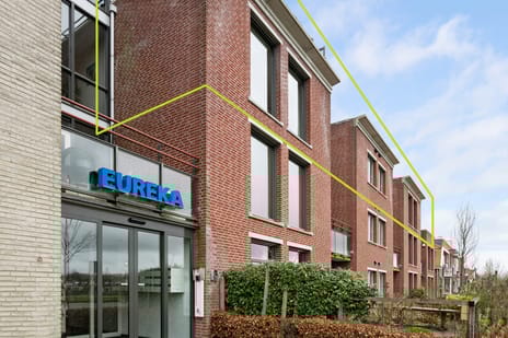 Eureka 17 secondary image