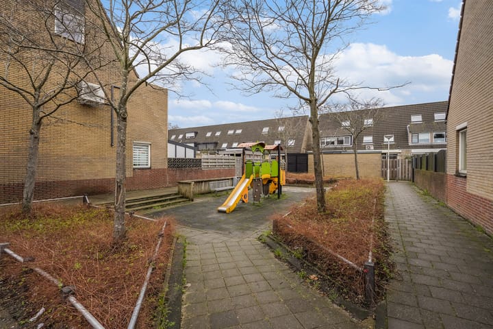 Foto 40 van Bronsgroen 17