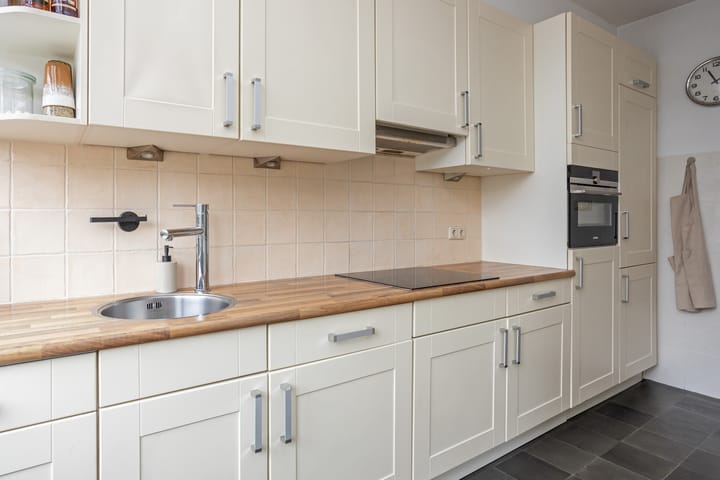 Photo 18 of Jan van Vuurenstraat 38