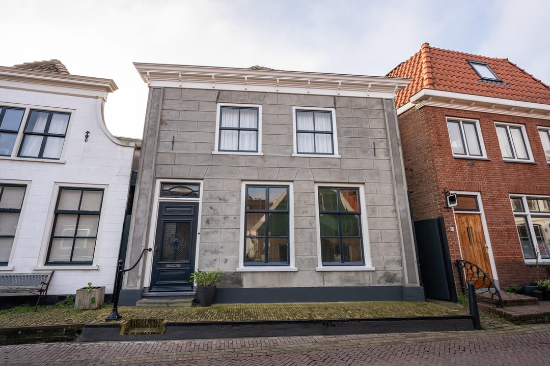Photo 1 of Warmoesstraat 4