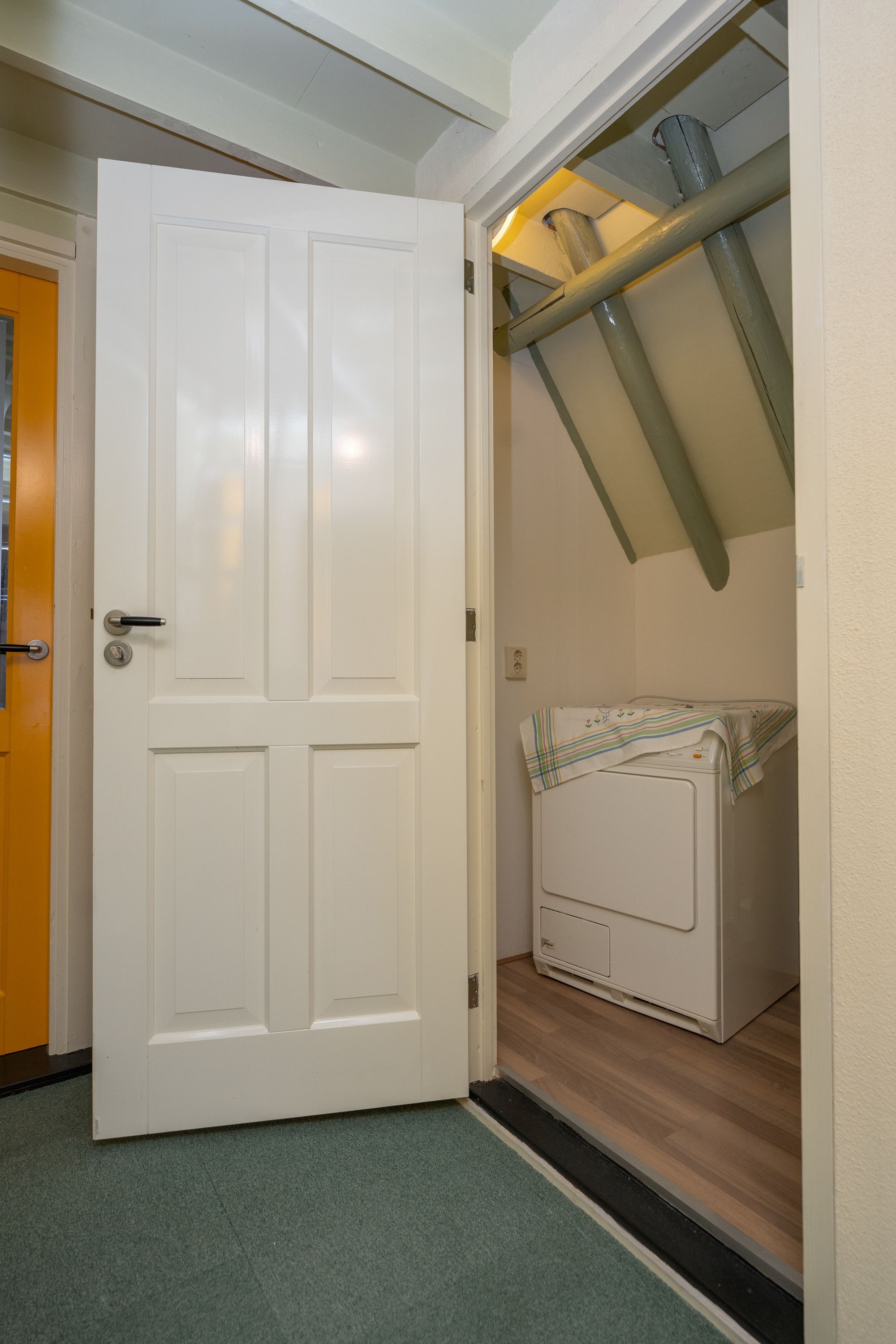 Foto 30 van Warmoesstraat 4