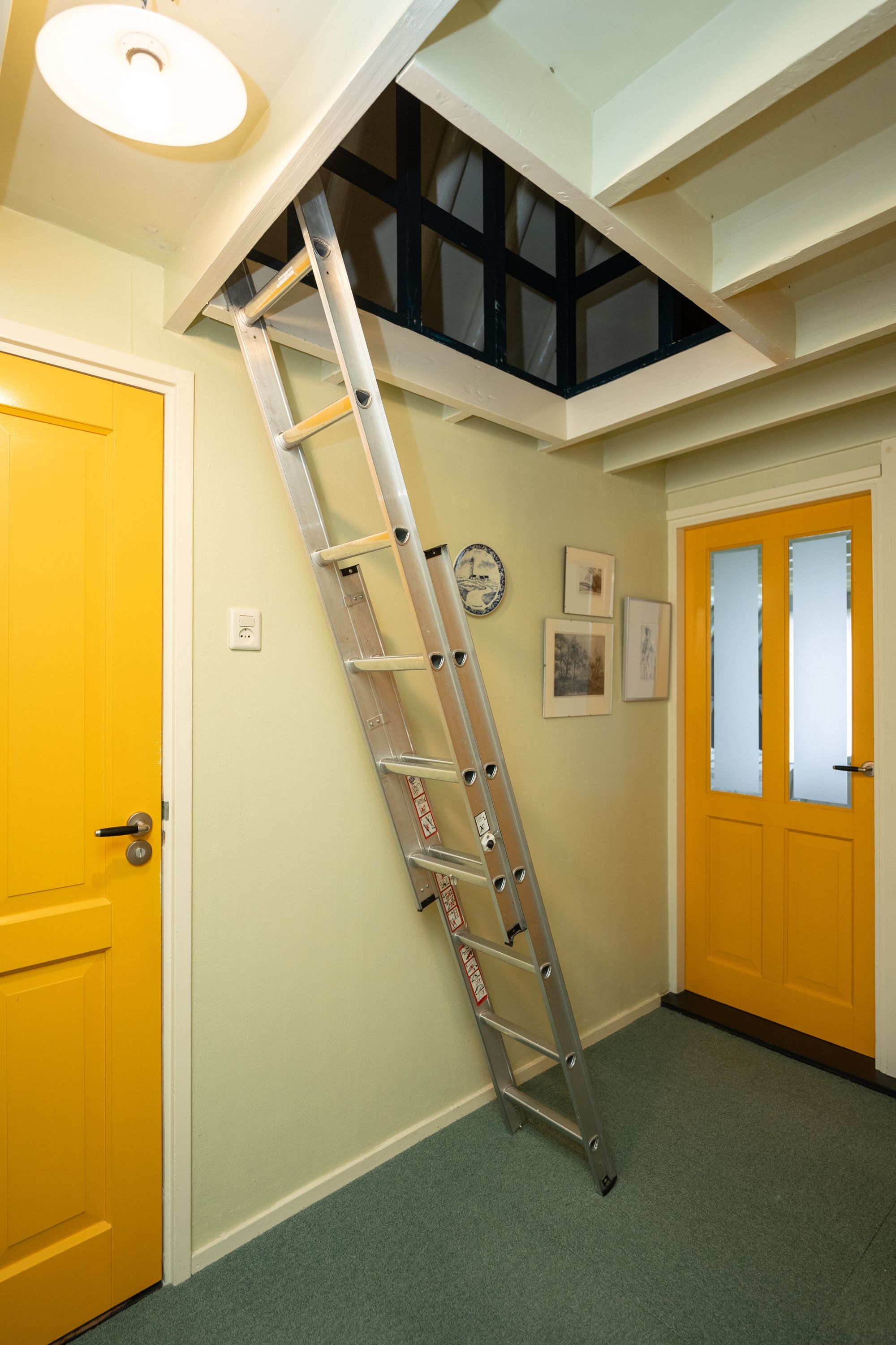 Foto 33 van Warmoesstraat 4