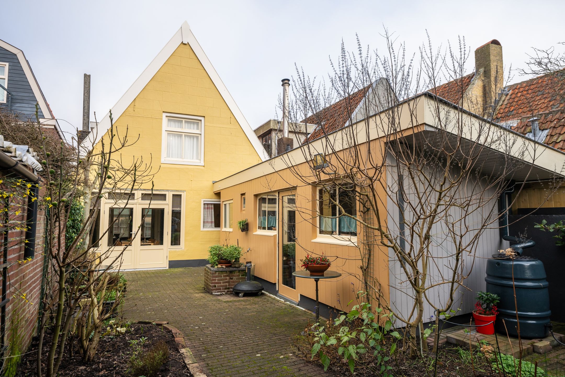 Foto 42 van Warmoesstraat 4