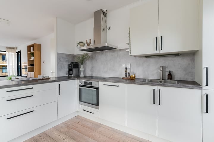 Foto 15 van Derkinderenstraat 166