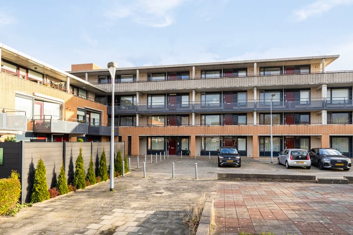 Foto 25 van Henriëtte Roland Holstlaan 85