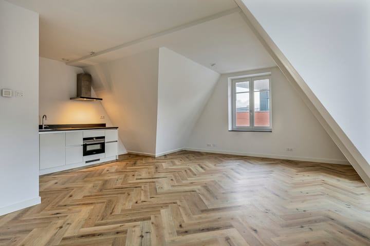 Foto 6 van Westzijde 114-H