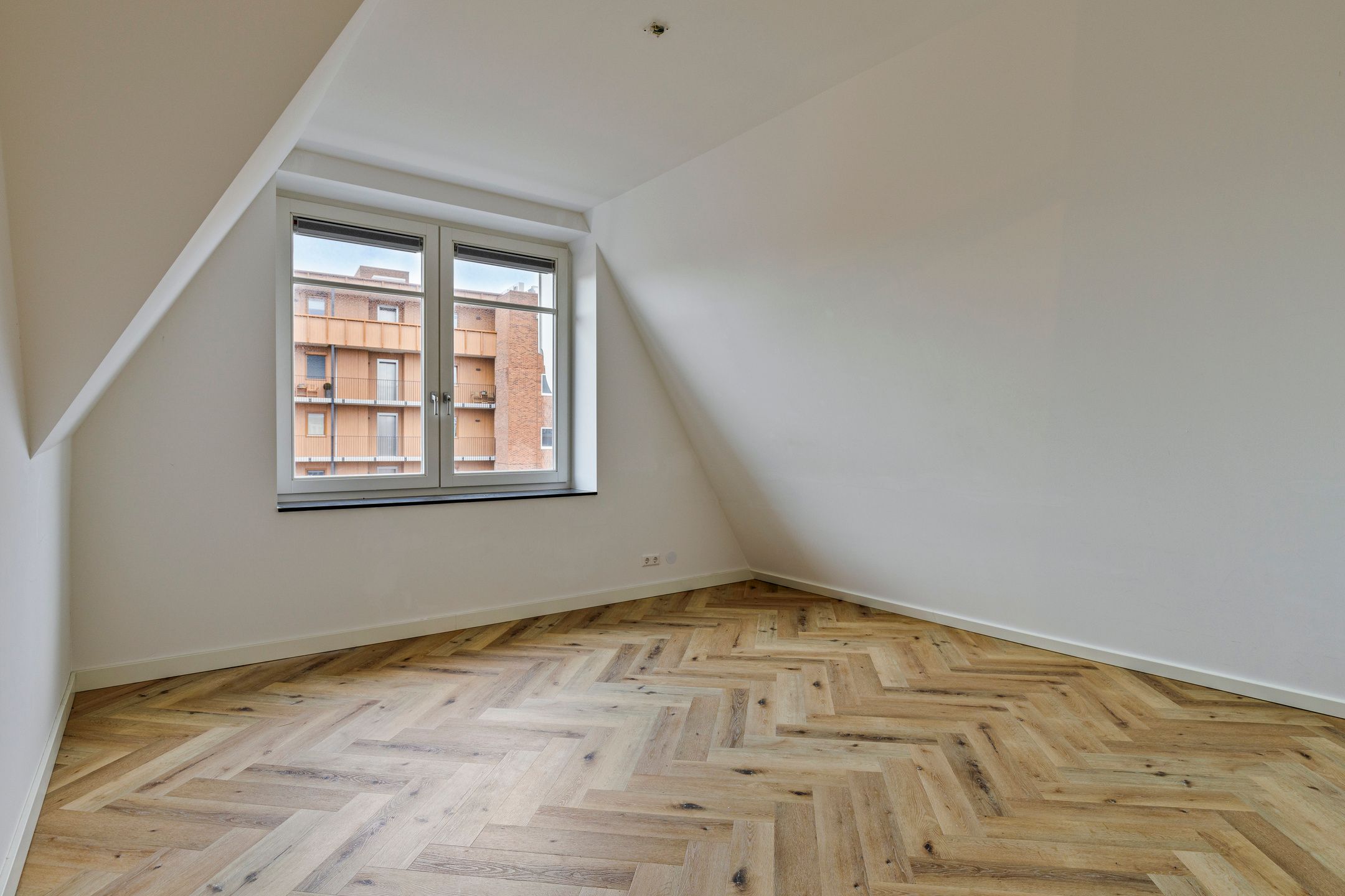 Foto 15 van Westzijde 114-H