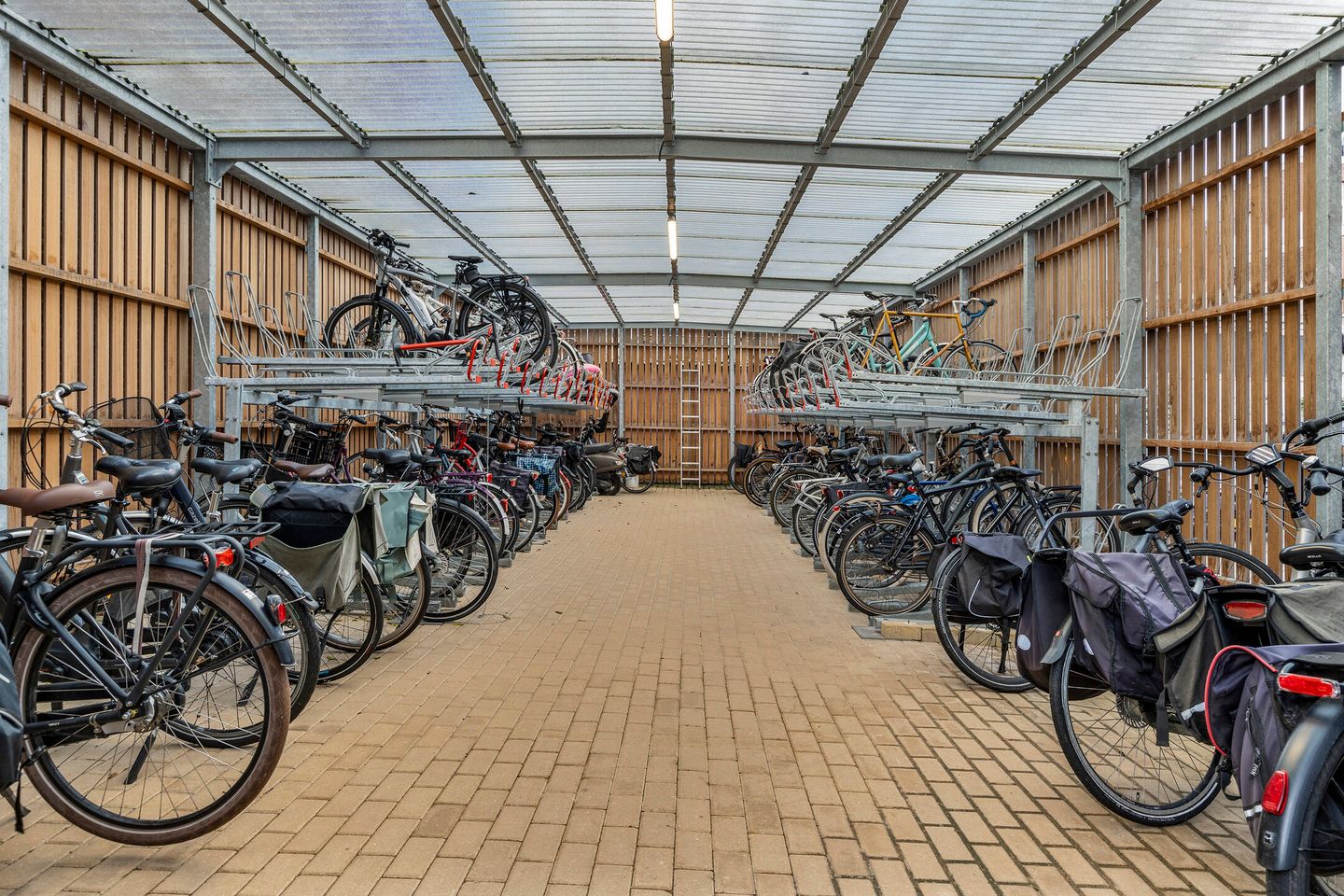 Foto 25 van Westzijde 114-H