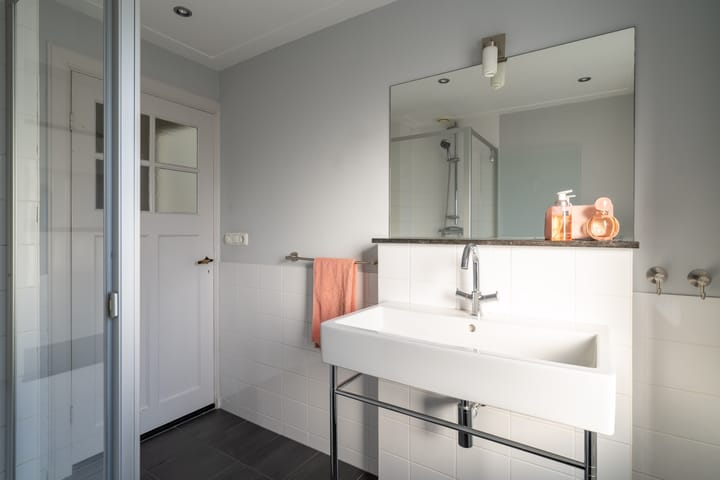 Foto 42 van Roerstraat 11