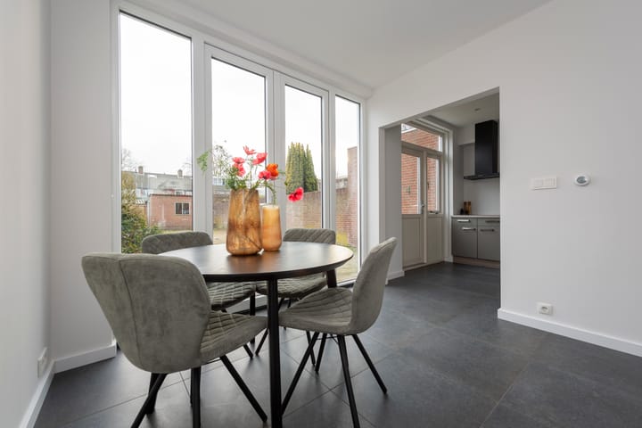 Photo 8 of Karmelietenstraat 11