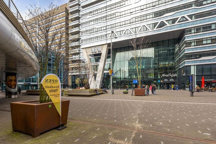 Foto 3 van Anna van Buerenplein 110