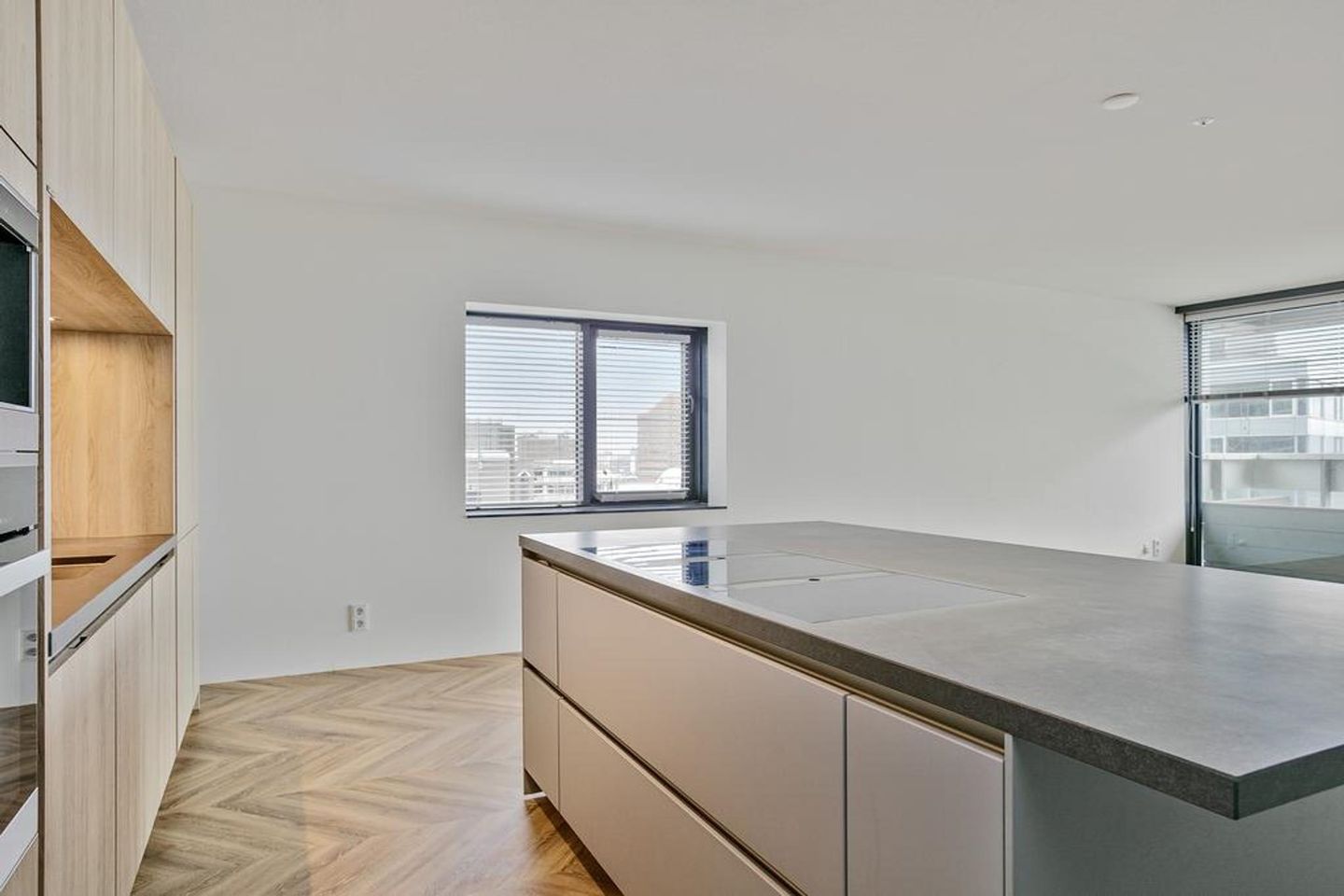 Foto 14 van Anna van Buerenplein 110