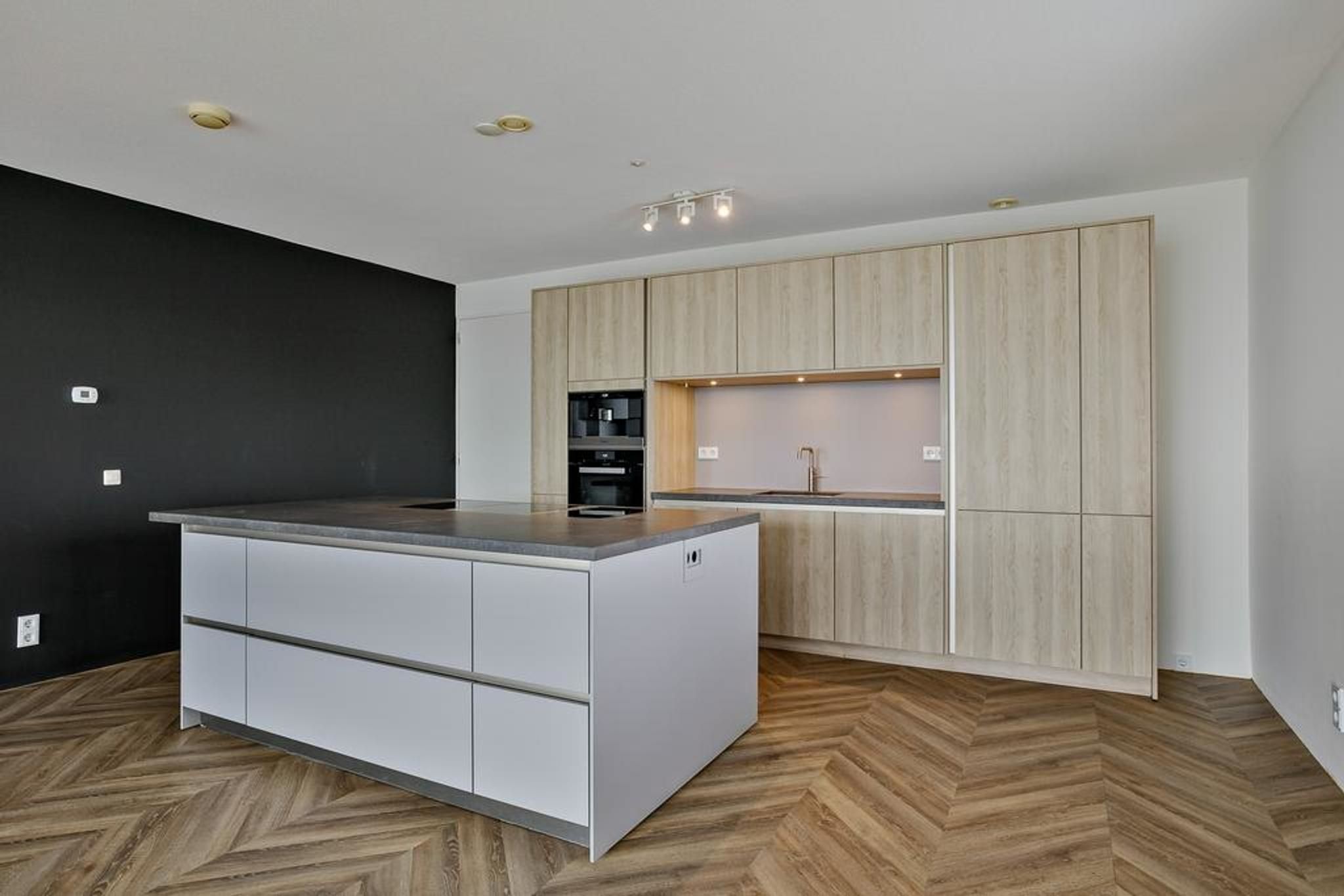 Foto 12 van Anna van Buerenplein 110