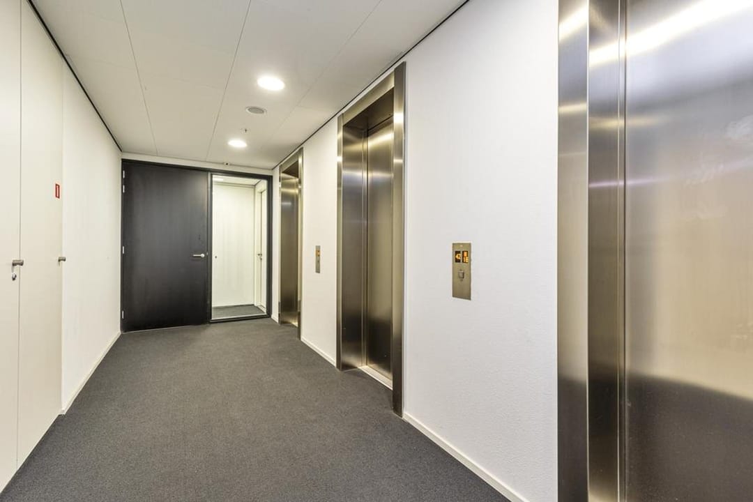 Foto 8 van Anna van Buerenplein 110