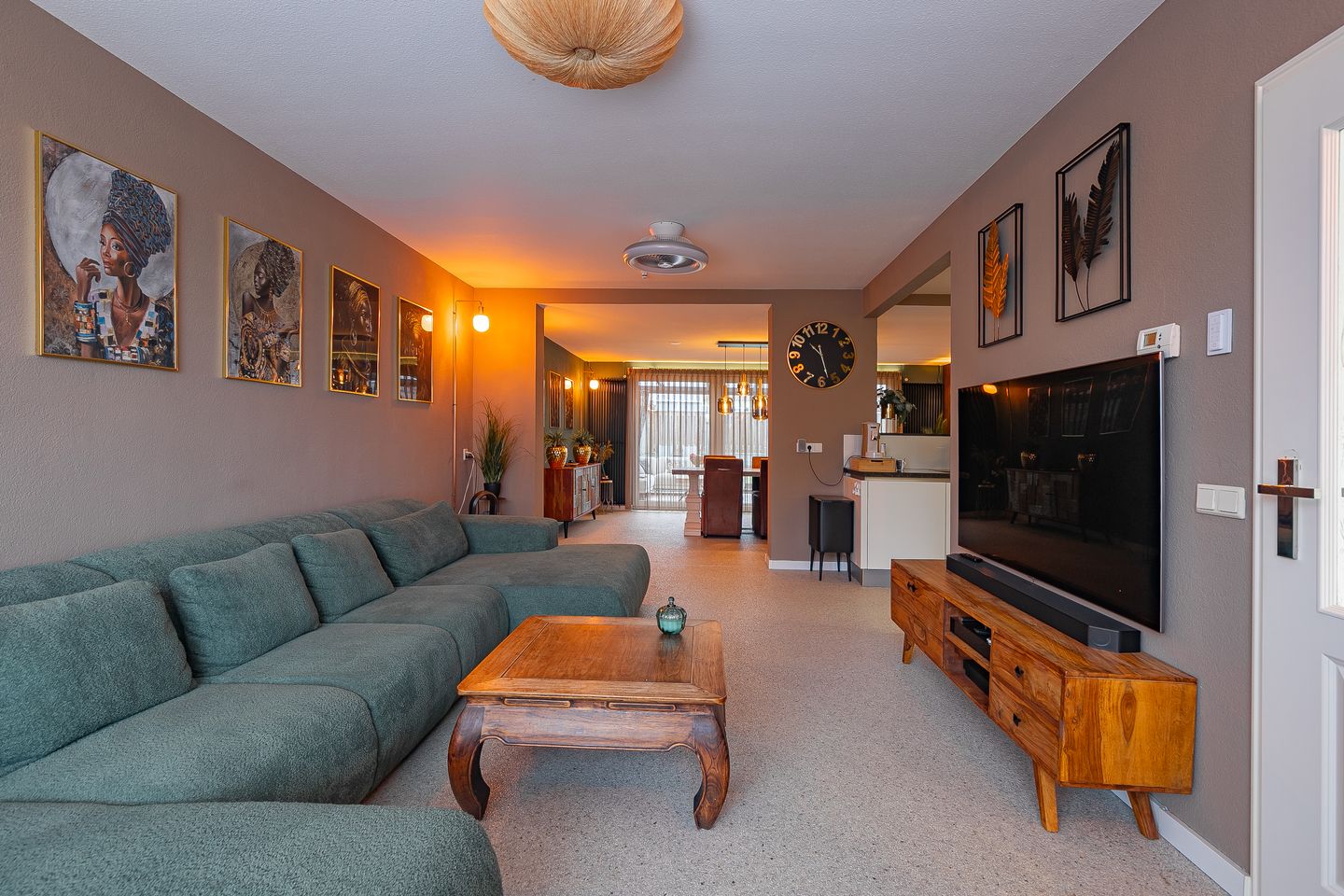 Photo 4 of Dr. Marga Klompéstraat 4