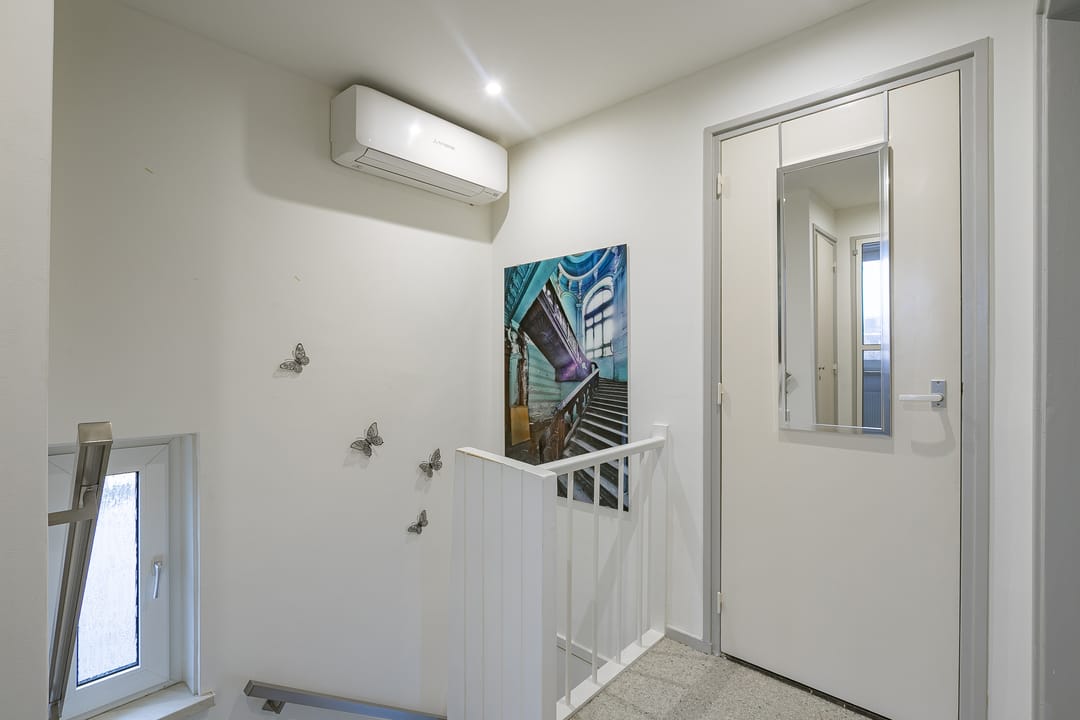 Photo 11 of Dr. Marga Klompéstraat 4