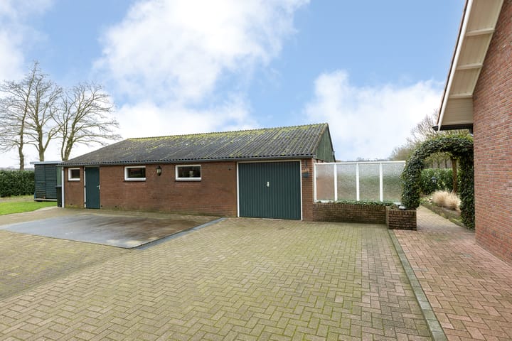 Photo 32 of Flipsweg 17