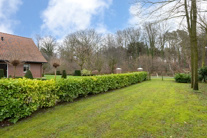 Photo 35 of Flipsweg 17