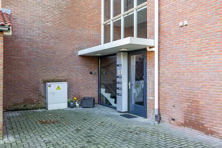 Foto 11 van Meeuwenlaan 15