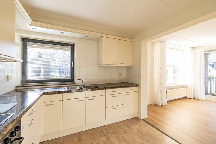 Foto 23 van Meeuwenlaan 15