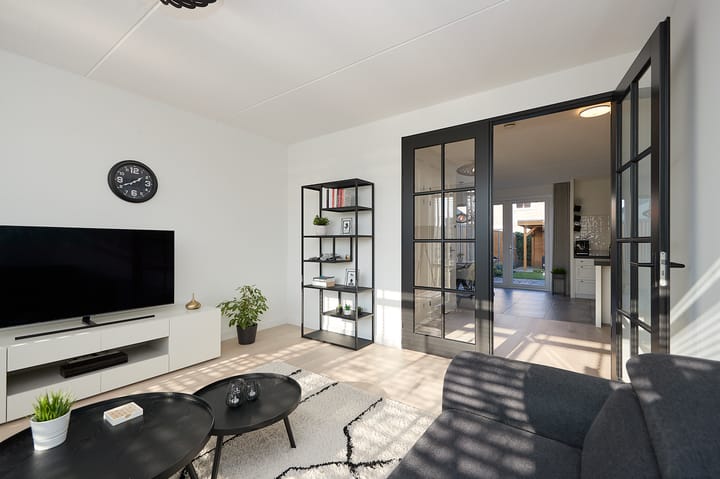 Foto 2 van Koninginnepage 15