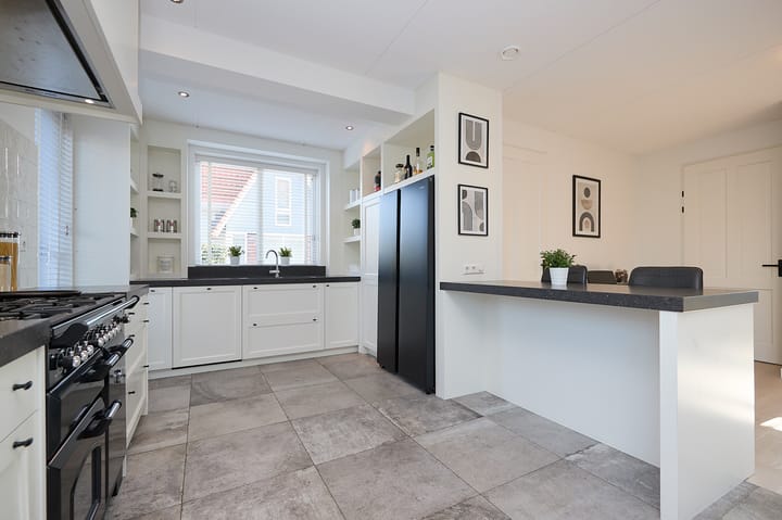 Foto 3 van Koninginnepage 15