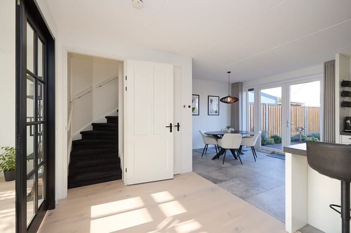 Foto 8 van Koninginnepage 15