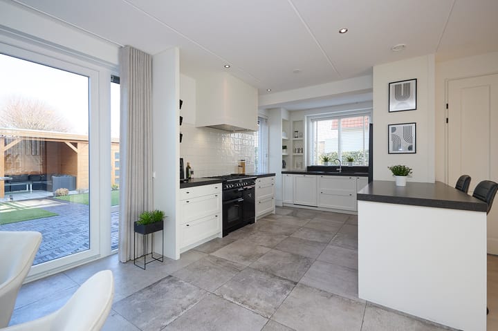 Foto 9 van Koninginnepage 15