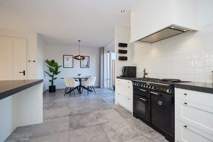 Foto 11 van Koninginnepage 15