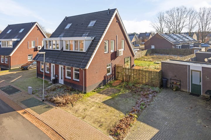 Foto 1 van Vliegenkamp 2