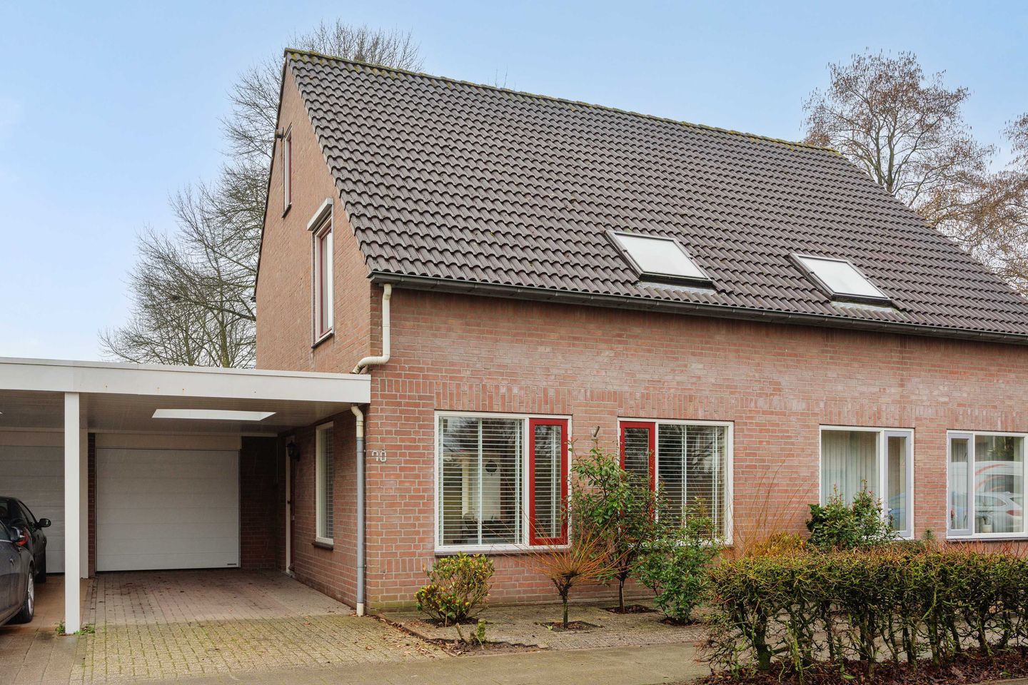 Foto 1 van Terpeborch 70