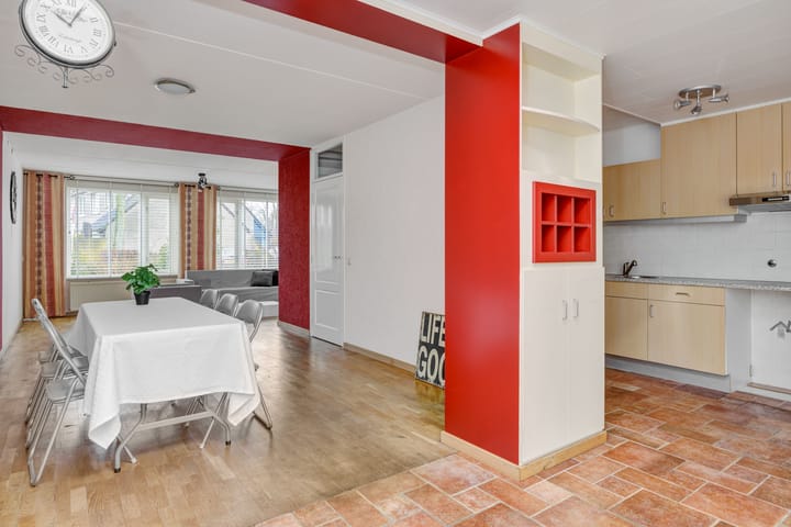 Foto 7 van Terpeborch 70