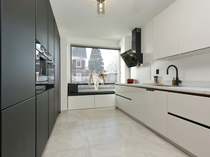 Foto 23 van Robert Kochstraat 53