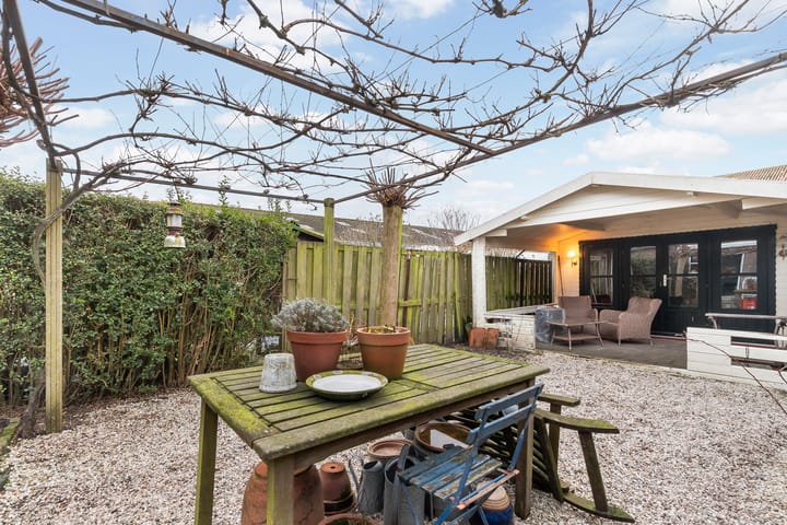 Photo 26 of Van Elzelingenweg 11