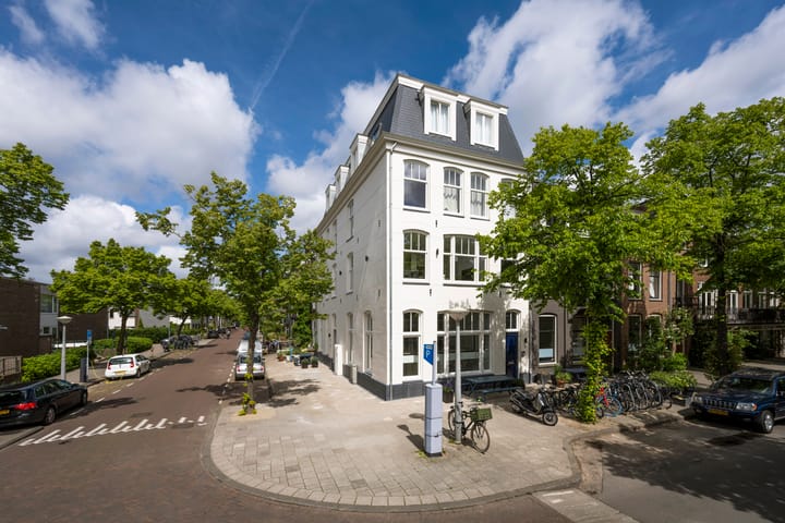 Foto 19 van Van 't Hofflaan 16-C