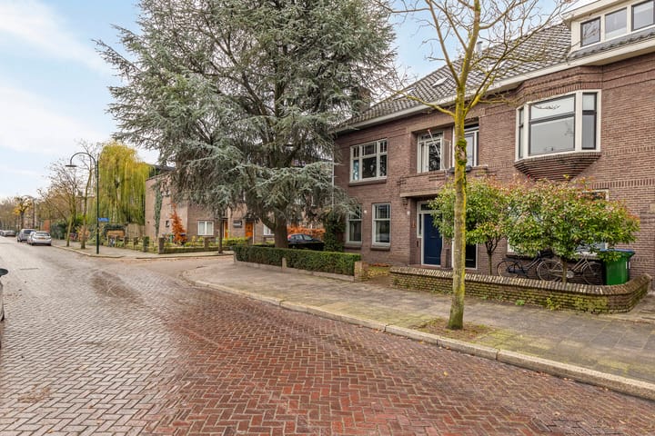 Foto 33 van Helmerslaan 18