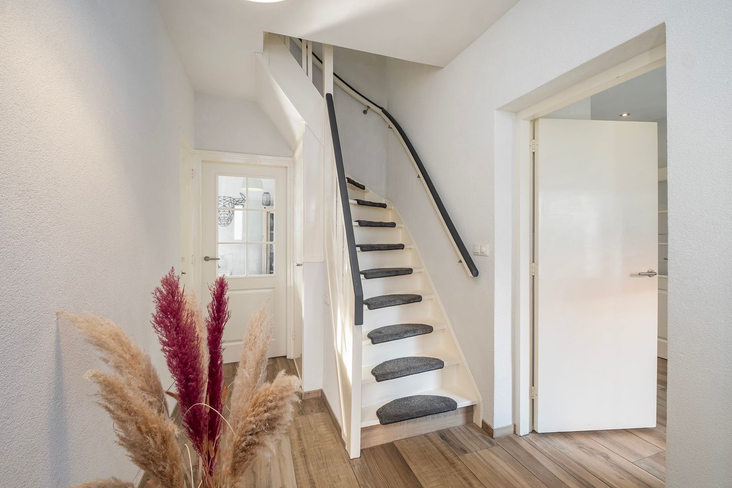 Foto 5 van Mr. Harm Smeengeweg 5-B