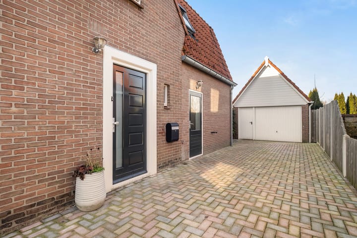 Foto 42 van Mr. Harm Smeengeweg 5-B