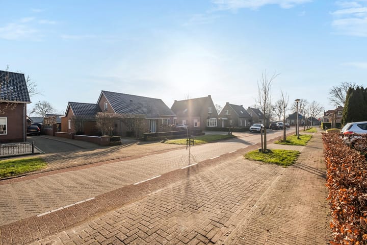 Foto 49 van Mr. Harm Smeengeweg 5-B